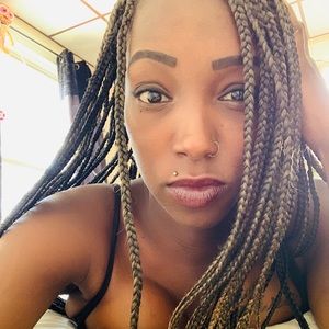 Meet your Posher, Shannevia